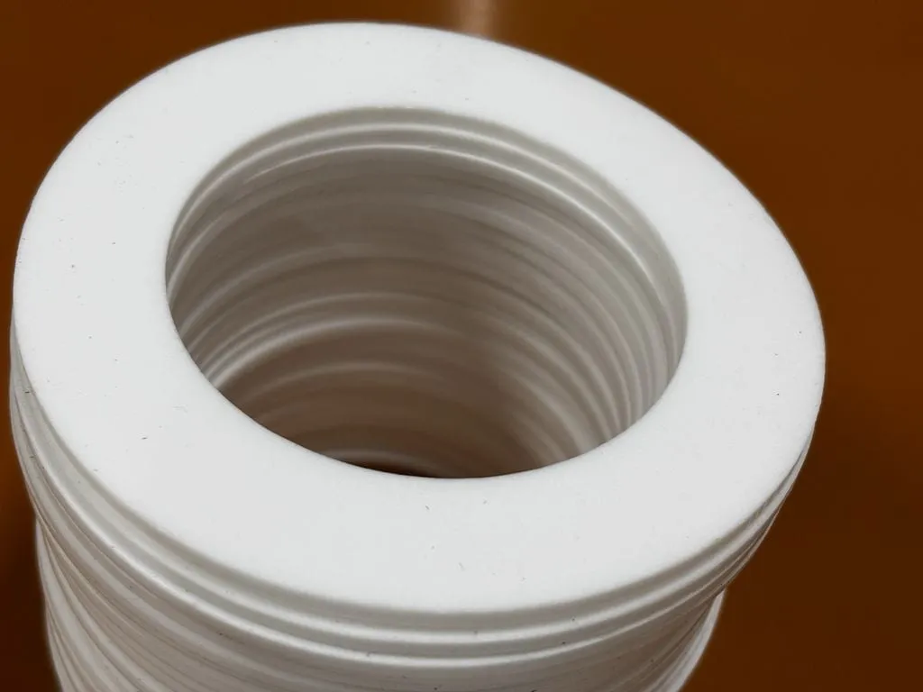 Đo đường kính ngoài gioăng teflon bằng thước