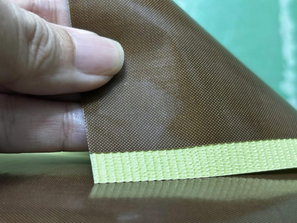 Mép băng keo teflon nâu và dải giấy lót